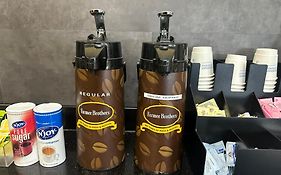 Super 8 By Wyndham Richfield Cleveland