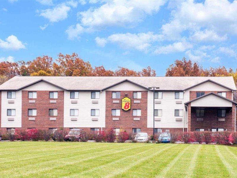 Super 8 By Wyndham Richfield Cleveland Hotell Exteriör bild