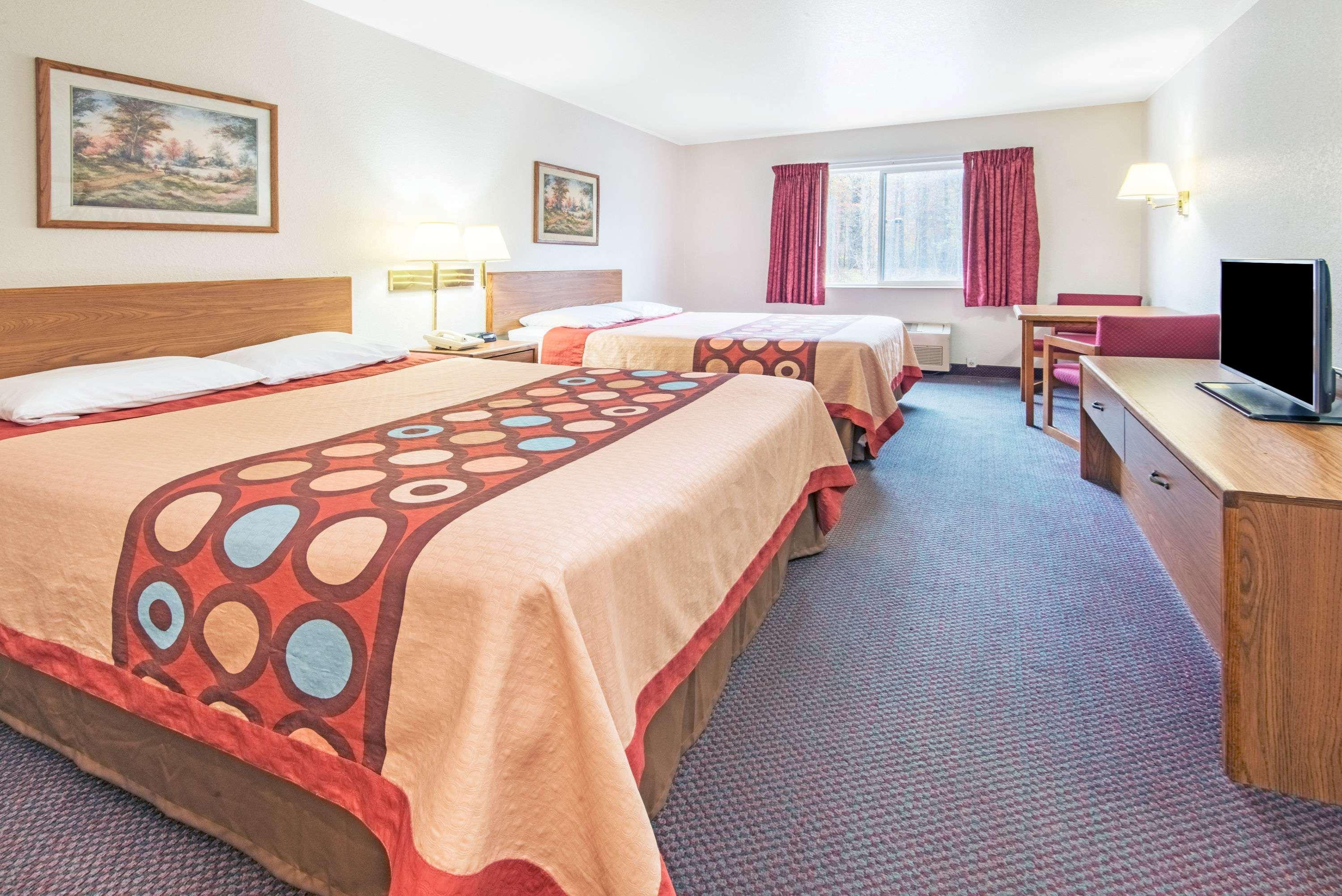 Super 8 By Wyndham Richfield Cleveland Hotell Exteriör bild